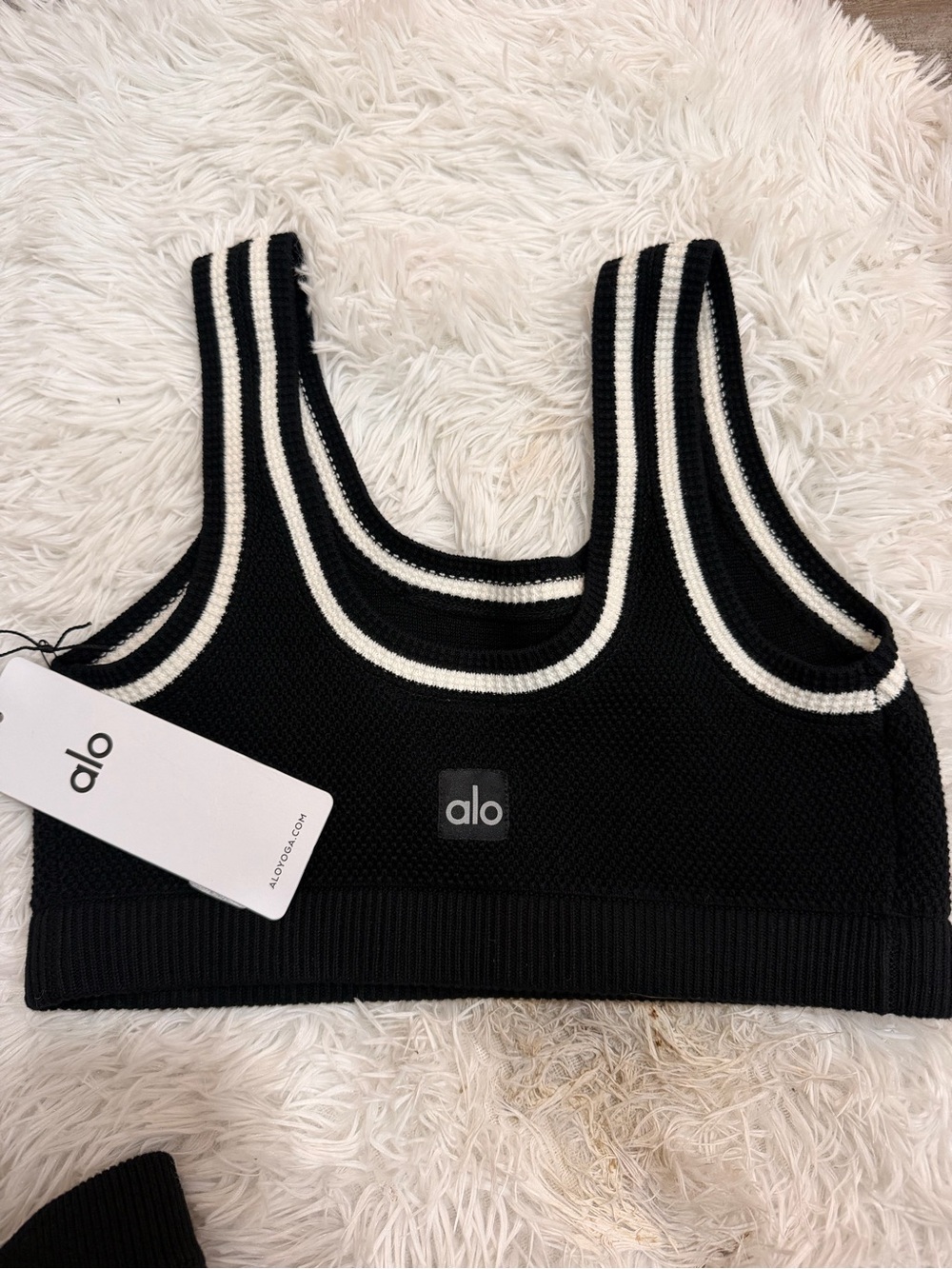 ALO Yoga Black Women's Sweater - Picture 6 of 6